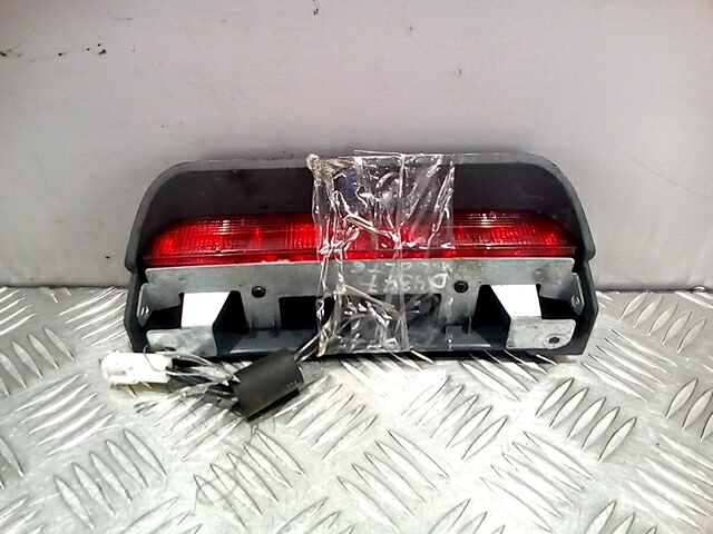 Фонарь дополнительный тормозной (стоп-сигнал) Mitsubishi Colt 6 (2002-2012)