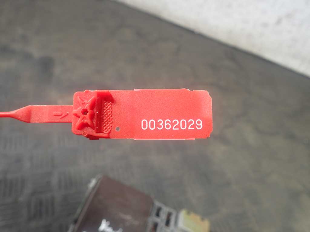 Датчик уровня в бачок омывателя HONDA Odyssey 1999-2003