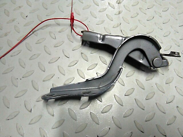 Петля капота левая/правая TOYOTA Previa (Estima) Previa Estima XR30/XR40 2000-2006