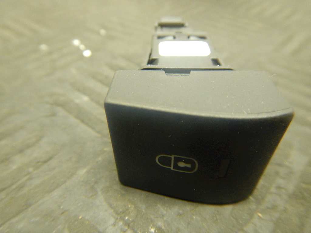 Кнопка центрального замка PEUGEOT Partner 2008-2018