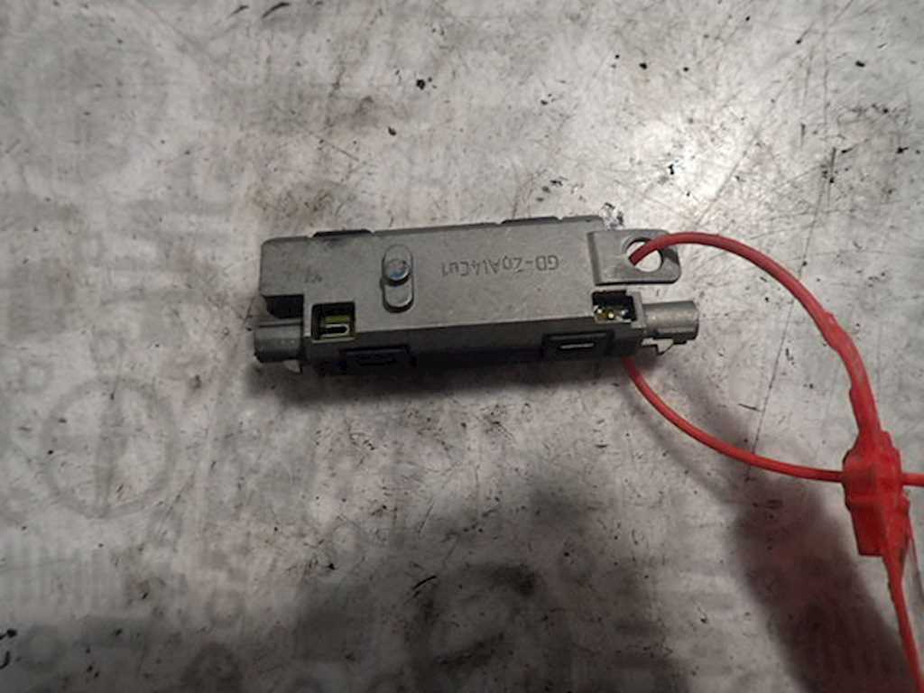 Усилитель антенны AUDI A3 8P 2003-2013