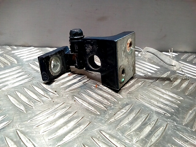 Петля двери задней правой Porsche Cayenne (955/957) (2002-2010)