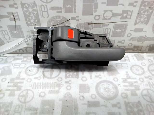 Ручка дверная передняя внутренняя правая TOYOTA RAV 4 XA20 2000-2005
