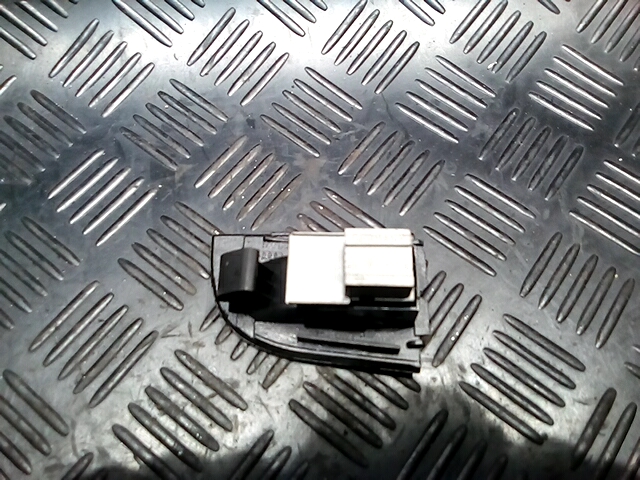 Кнопка стеклоподъемника AUDI A6 C5 1997-2004