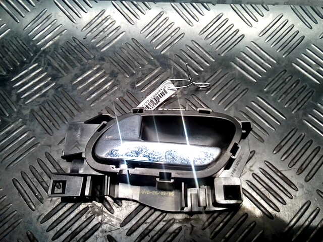 Ручка дверная передняя внутренняя левая PEUGEOT 207 2006-2015