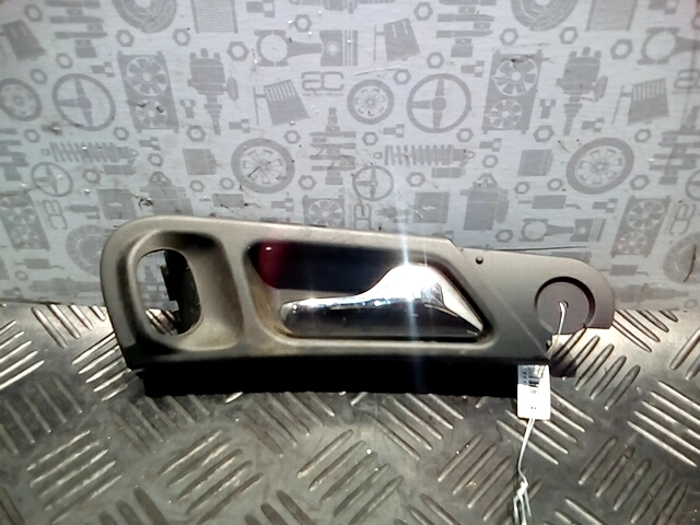 Ручка дверная задняя внутренняя правая MERCEDES-BENZ C-Class C-klasse W203 2000-2007