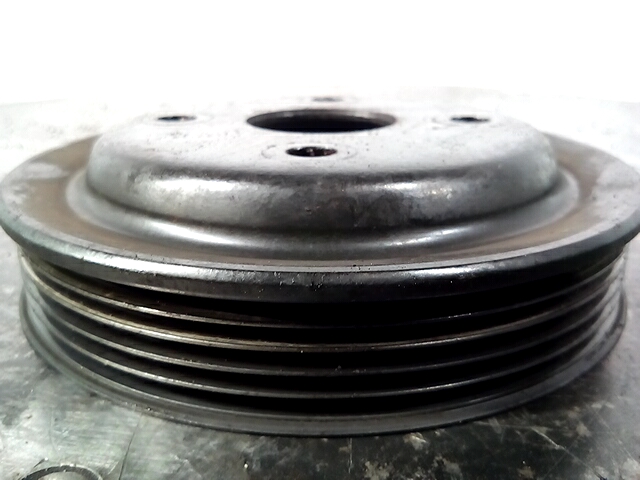 Шкив водяного насоса (помпы) KIA Carnival I 1999-2005