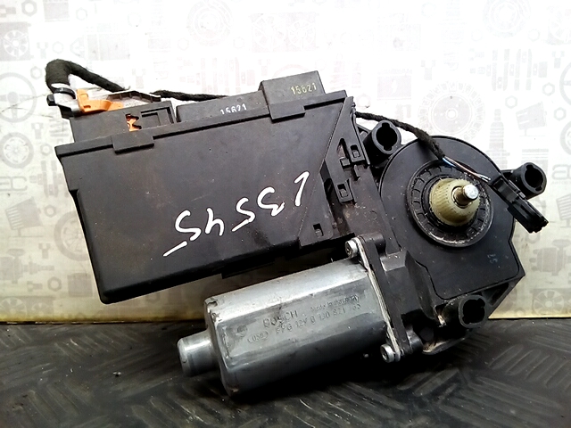 Моторчик (двигатель) стеклоподъемника AUDI A4 B7 2004-2007