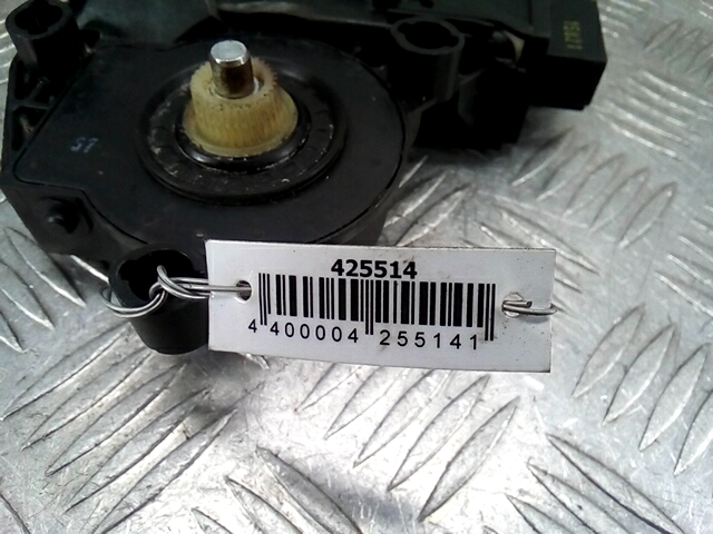Моторчик (двигатель) стеклоподъемника AUDI A4 B7 2004-2007