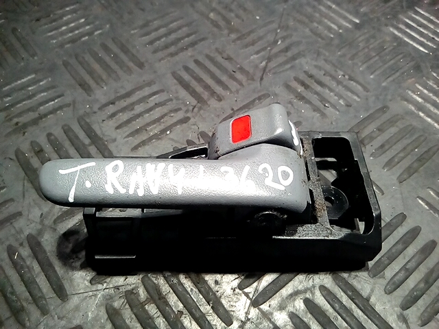 Ручка дверная задняя внутренняя правая TOYOTA RAV 4 XA20 2000-2005