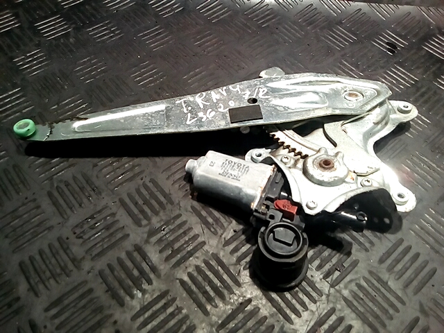 Стеклоподъемник электрический двери задней правой Toyota Rav4 2 (2000-2005)