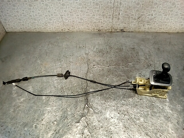 Кулиса (селектор) АКПП/МКПП в салоне KIA Soul I 2008-2014