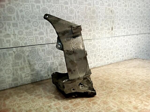 Кронштейн генератора BMW 5er 5 серия E60/E61 2003-2010