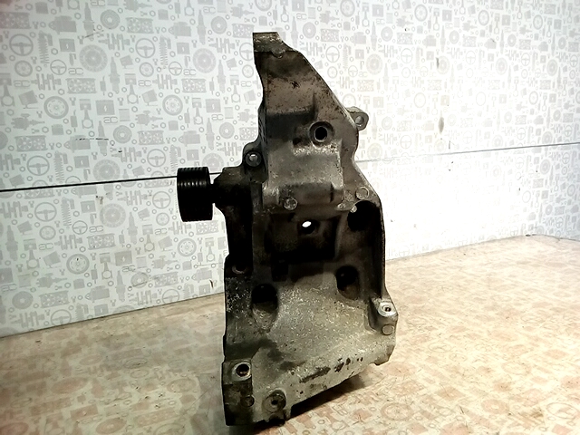 Кронштейн генератора BMW 5er 5 серия E60/E61 2003-2010