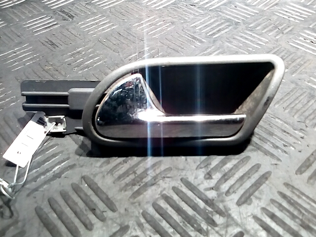 Ручка дверная задняя внутренняя левая VOLKSWAGEN Golf V 2003-2009