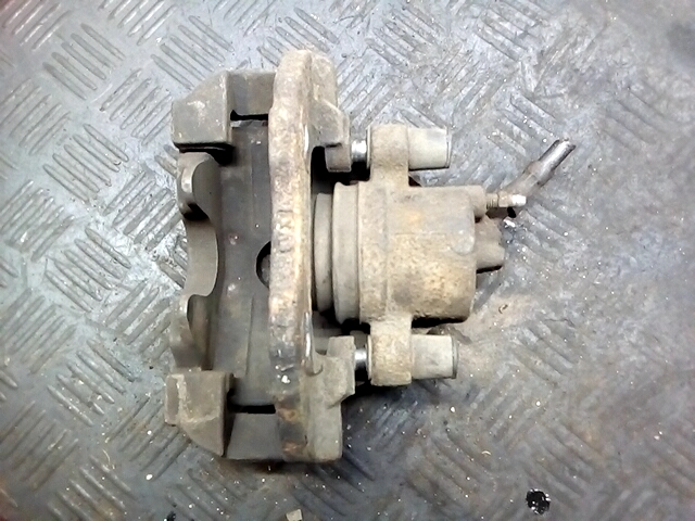 Суппорт передний левый FORD Focus II 2005-2011