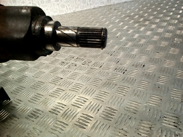 Полуось (привод, приводной вал) передняя правая NISSAN Tiida C11 2004-2014