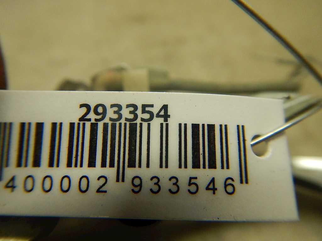 Ручка дверная передняя внутренняя левая MITSUBISHI L200 K6,K7 1996-2006