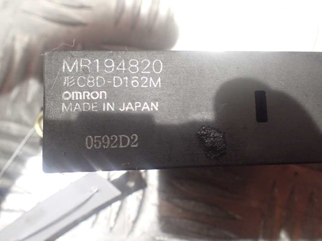 Кнопка стеклоподъемника MITSUBISHI Pajero Sport 1998-2008