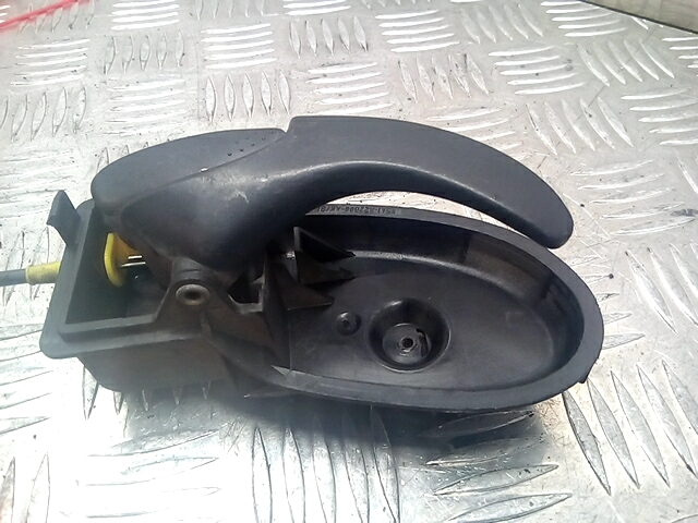 Ручка дверная передняя внутренняя правая FORD Focus I 1998-2005