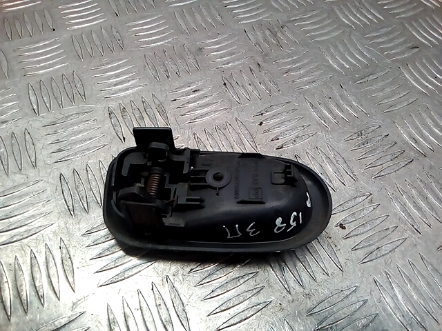 Ручка дверная задняя внутренняя правая DAIHATSU YRV 2000-2005