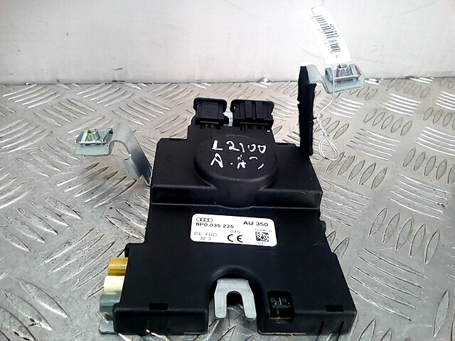 Усилитель антенны AUDI A3 8P 2003-2013