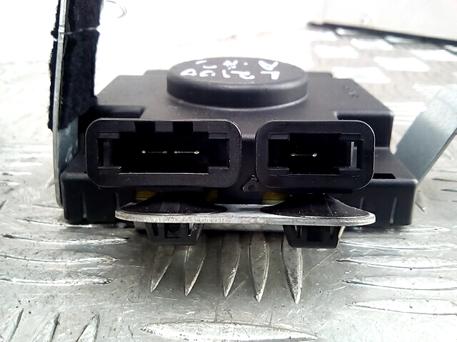 Усилитель антенны AUDI A3 8P 2003-2013