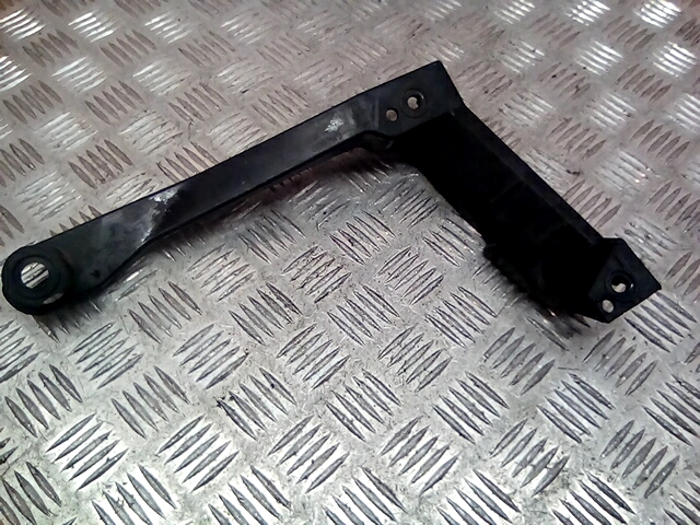 Кронштейн заднего бампера левый правый VOLKSWAGEN Touareg 2002-2010