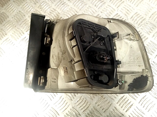 Фонарь задний левый VOLKSWAGEN Touareg 2002-2010