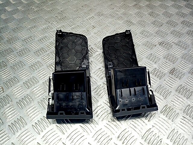 Дефлектор воздушный VOLKSWAGEN Touran 2003-2010