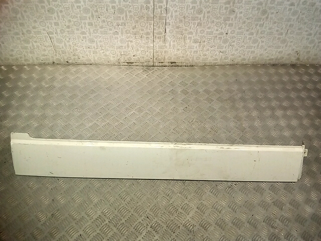 Накладка декоративная (молдинг) двери задней левой Volkswagen Transporter (T5) (2003-2015)