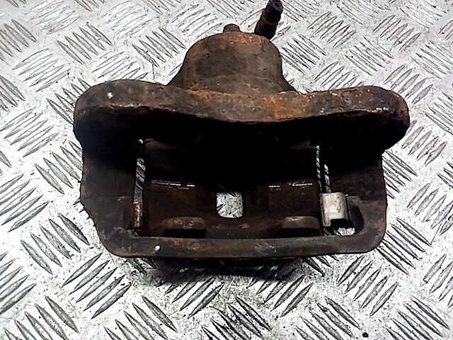 Суппорт передний правый KIA Magentis 2000-2006