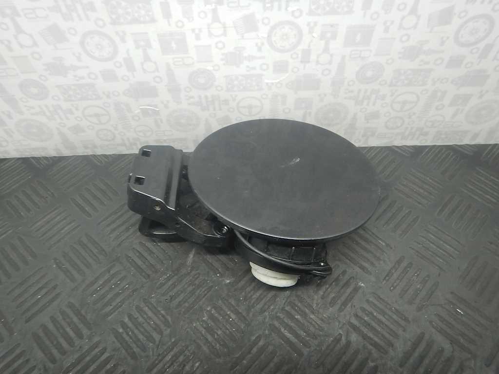 Лючок бензобака KIA Carens 2006-2012