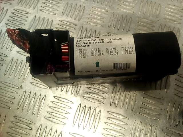 Датчик уровня в бачок омывателя VOLKSWAGEN Touran 2003-2010