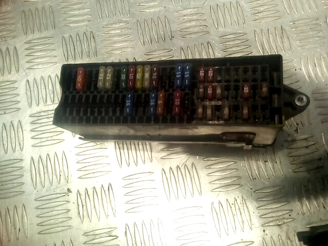 Датчик уровня в бачок омывателя VOLKSWAGEN Touran 2003-2010