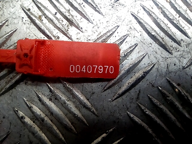 Кронштейн заднего бампера левый правый VOLKSWAGEN Touareg 2002-2010