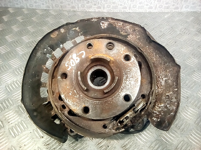 Ступица (кулак цапфа) задняя левая Volkswagen Touareg 1 (2002-2010)