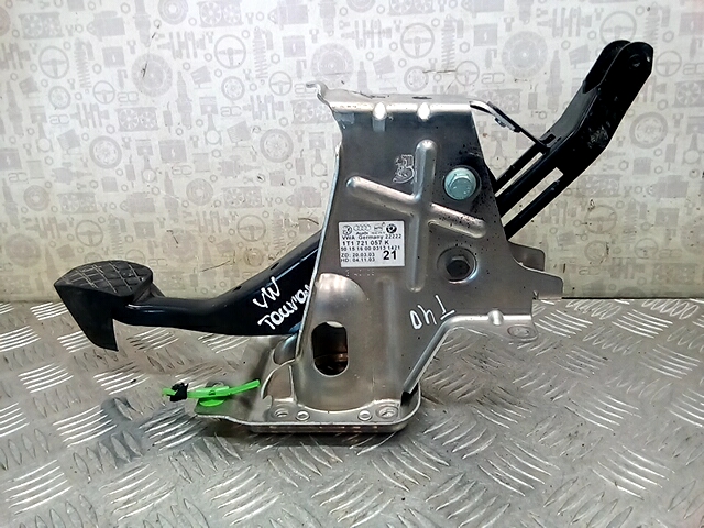 Педаль тормоза VOLKSWAGEN Touran 2003-2010