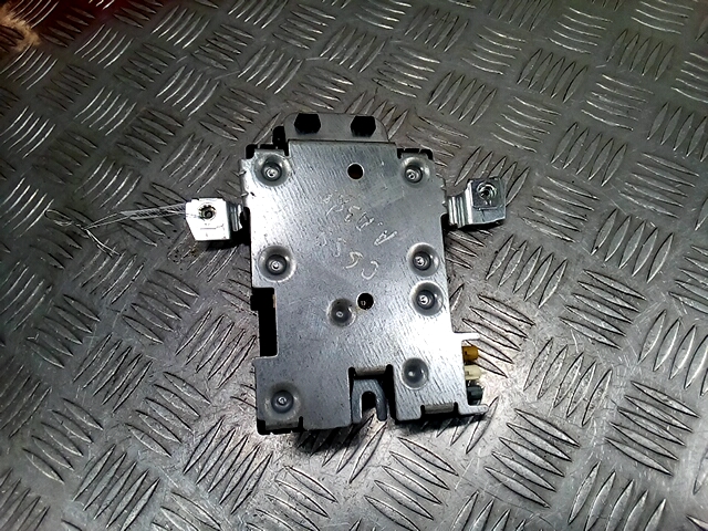 Усилитель антенны AUDI A3 8P 2003-2013