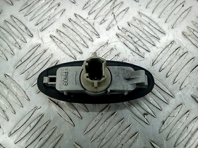 Повторитель на крыло MAZDA Tribute 2000-2007