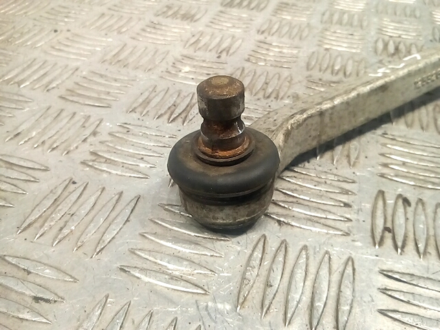 Рычаг передний правый AUDI A4 B5 1995-2001