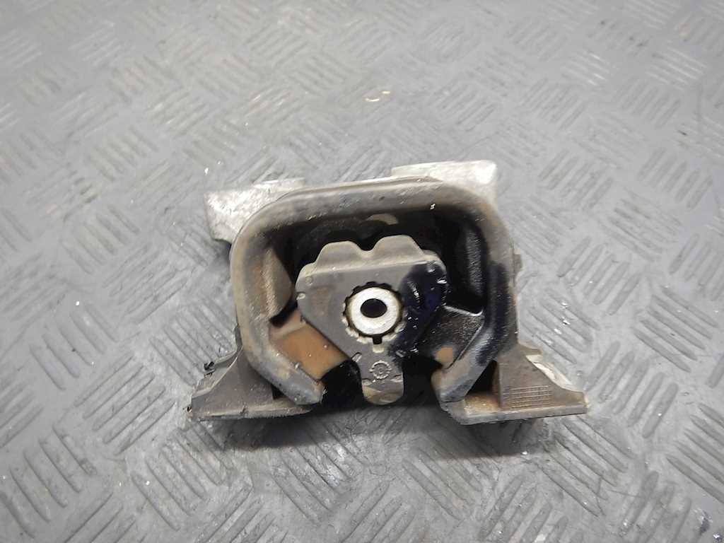 Подушка (опора) крепления двигателя Opel Corsa C (2000-2006)