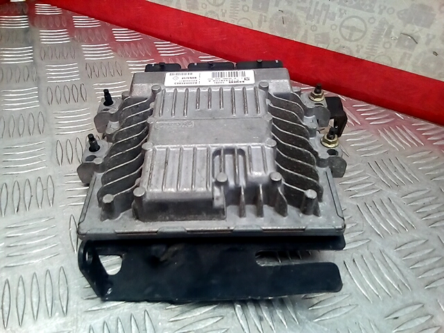 Блок управления двигателя (ЭБУ) RENAULT Megane II 2002-2009