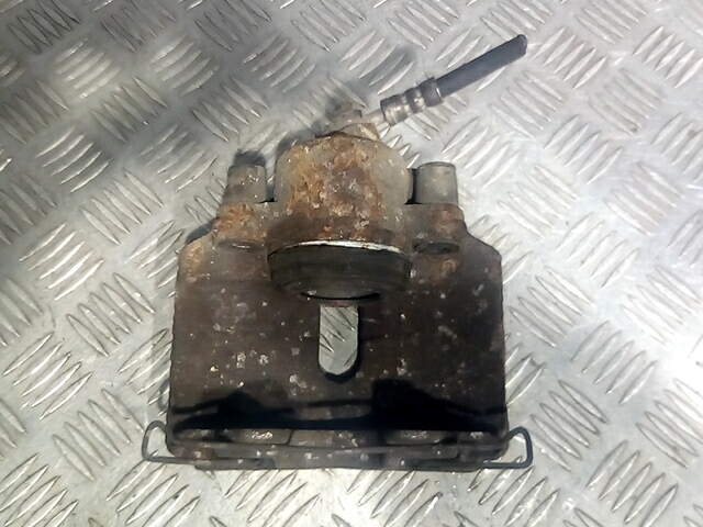 Суппорт передний правый SEAT Altea 2004-2015