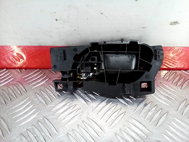 Ручка дверная задняя внутренняя правая PEUGEOT 308 2007-2015