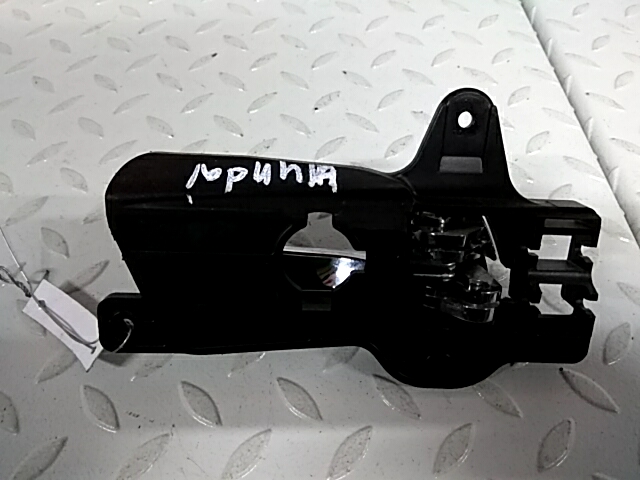 Ручка дверная задняя внутренняя левая HYUNDAI i30 2007-2012
