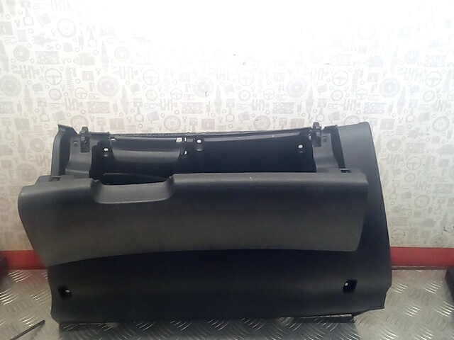 Бардачок SKODA Octavia A5 1Z- 2004-2013