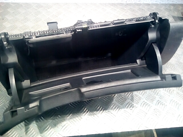 Бардачок SKODA Octavia A5 1Z- 2004-2013