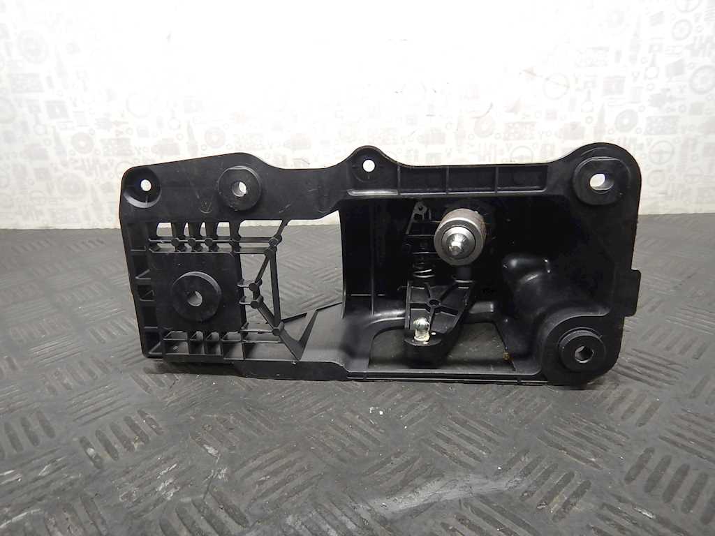 Кулиса (селектор) АКПП/МКПП в салоне RENAULT Megane III 2009-2016