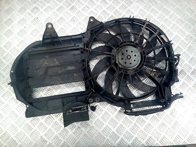 Вентилятор радиатора основного AUDI A4 B6 2001-2005